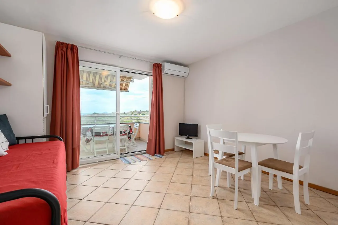 Studio Apartment Flavia 2 Near The Beach, With Seaview In Umag - Zambratija