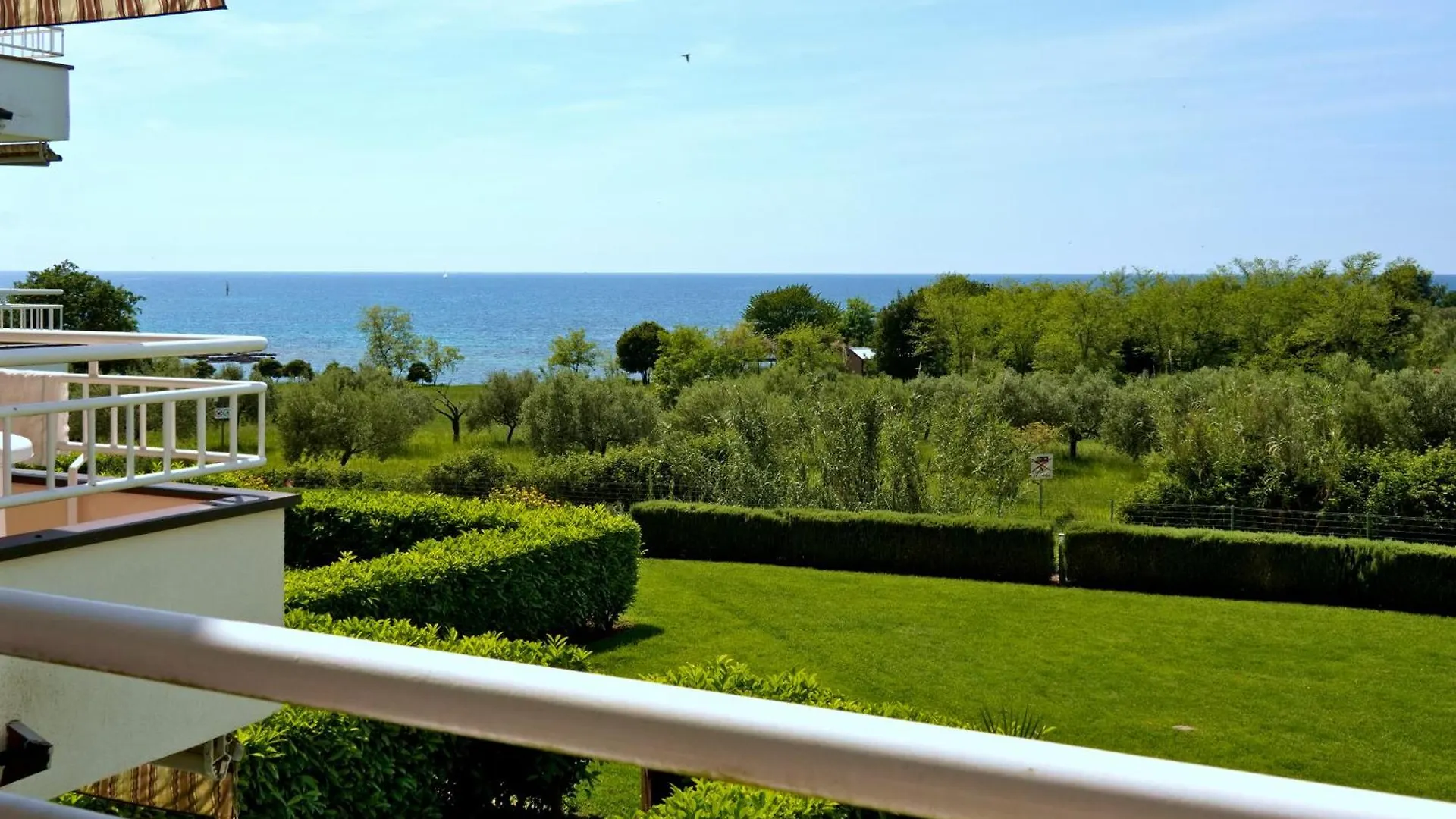 Studio Apartment Flavia 2 Zambratija